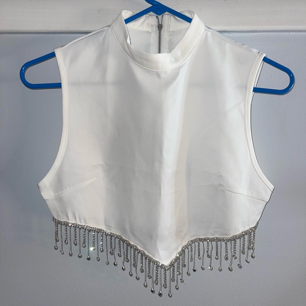 NEW CROPPED WHITE TOP WITH RHINESTONES
